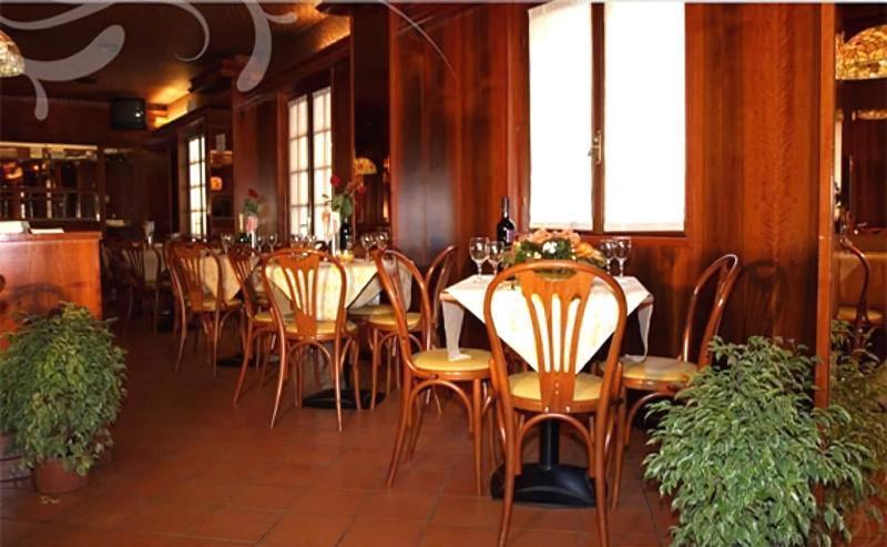 Hotel Karol Monza Eksteriør bilde